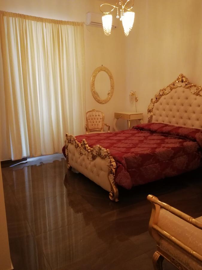 Maria Francesca Couette-café