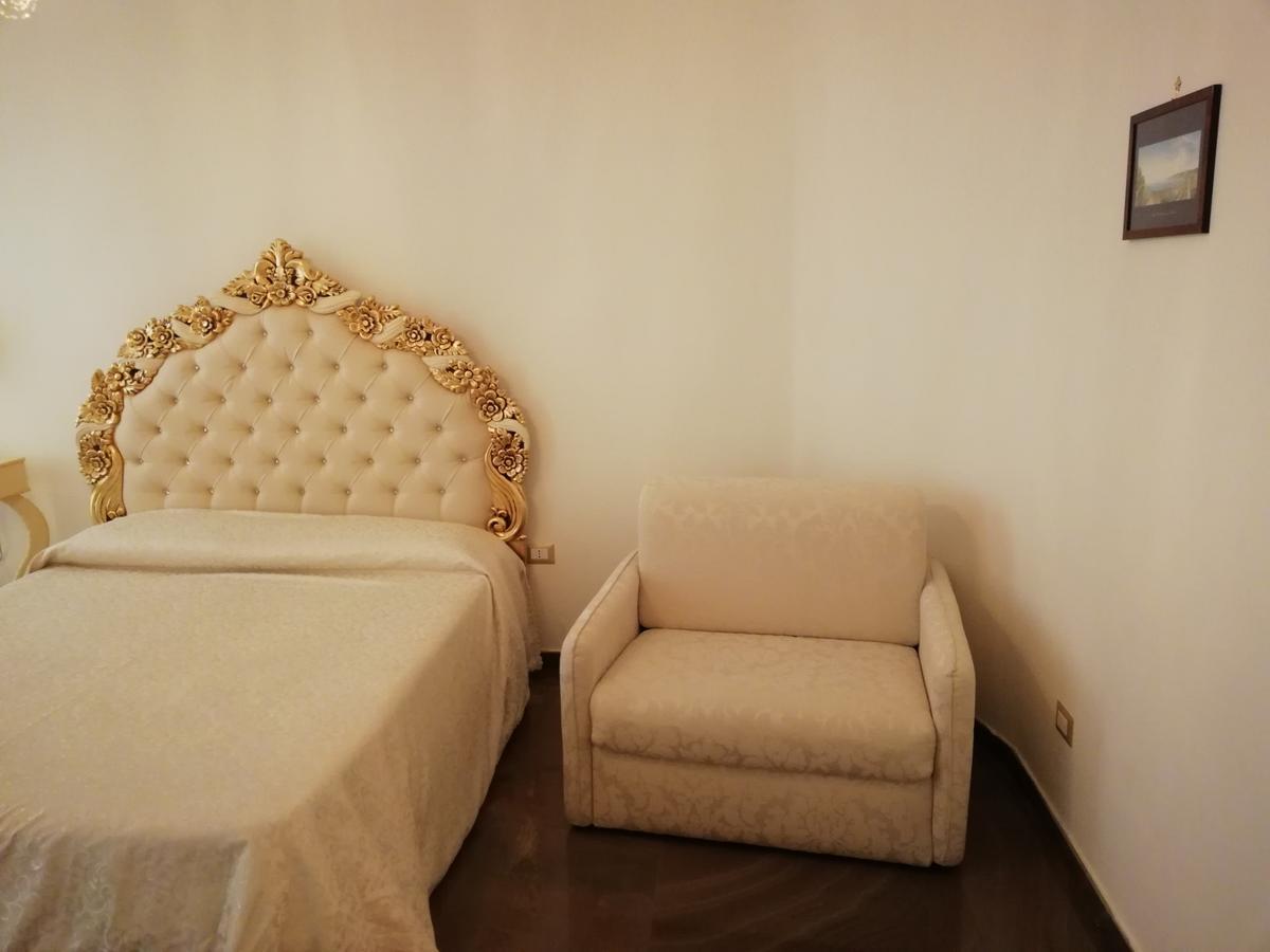 Maria Francesca Couette-café 3*